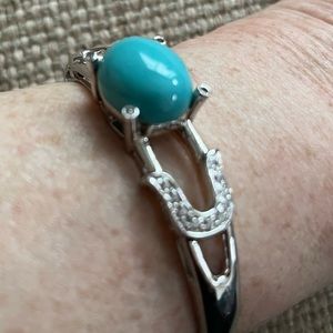 Sterling Silver/ Turq Cabochon Center Bangle